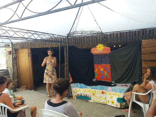 Children yoga and holidays south france