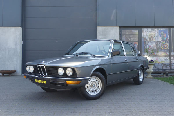 BMW 518