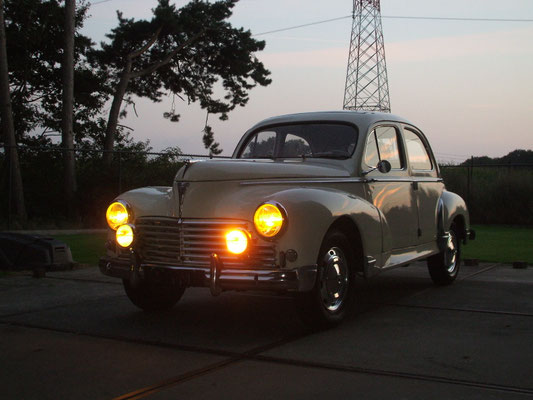 Peugeot 203