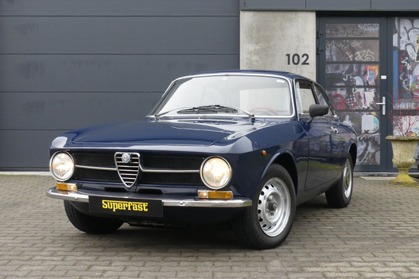 Alfa Romeo Bertone Coupé 1300