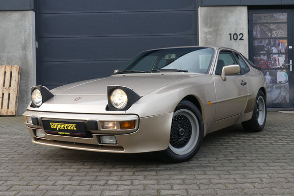 Porsche 944 in Kalaharibeige