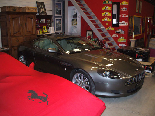 Aston Martin DB9