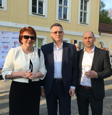 Mit dem Leiter der Handelsvertretung der Russischen Föderation Andrey Zverev bei der Ausstellung anlässlich der FIFA WM 2018 des russischen Konsulats in Leipzig 