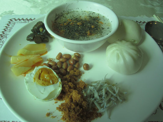 Typical old-style Taiwanese breakfast (rice grout with toppings)