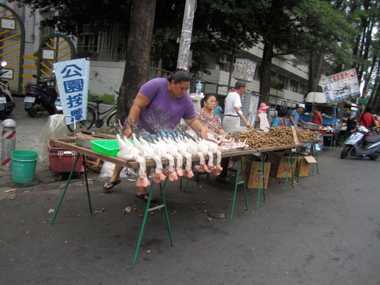 Very dead chicken