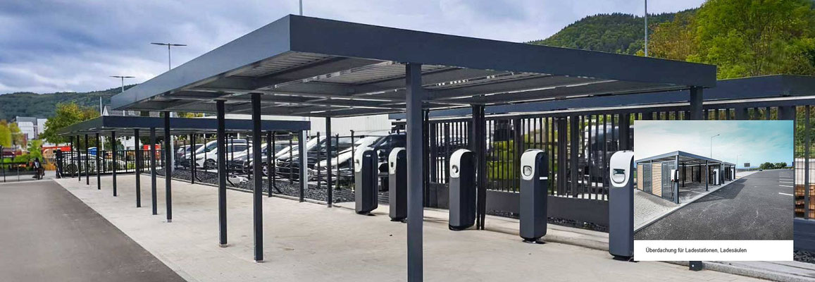 Beispiel-Nr. STRC38  Stahlcarports als Reihenanlage im Standardfarbton RAL 7016 anthrazit. Mit bauseitigen Ladesäulen für E-Autos 