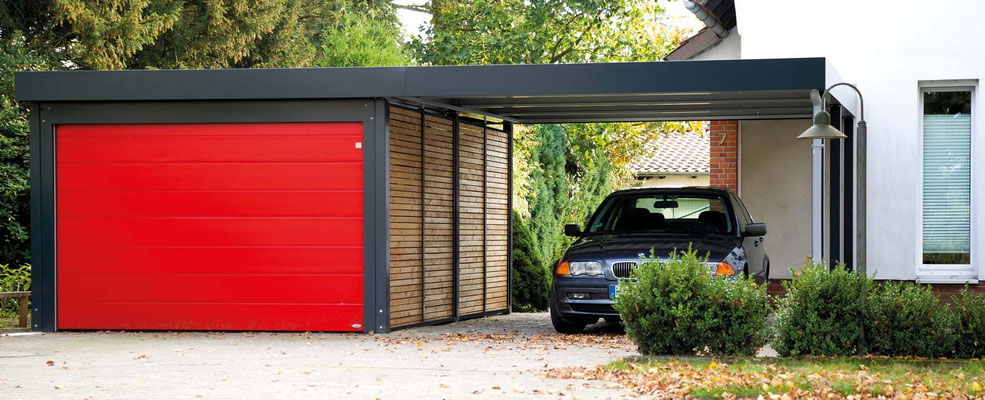Beispiel-Nr. CG9  Der Bauherr wählte hier für die Wandverkleidung die beliebte Holz-Rhombuslattung.