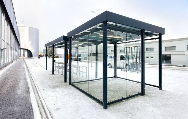 Beispiel-Nr. LT4   Lipperstahl-Raucherlounge mit VSG Glaselementen