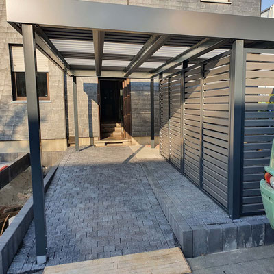 Fotobeispiel-Nr. LB08  Carport mit voll transparenter Dachausführung in Plexiglas als Sonderausführung