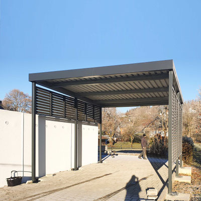 Beispiel-Nr. STC-19   Hochcarport, teilweise Sichtschutzwand an der linken Seite oberhalb der Nachbargarage