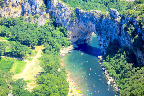 Le Pont d'Arc dans les gorges de l'Ardèche