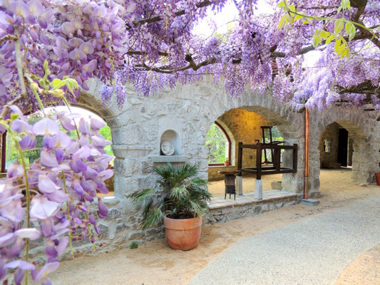 Le Mas Daudet in Saint-Alban-Auriolles