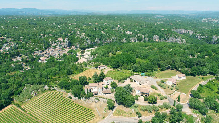 Vue aérienne des gîtes de Champagnac et de Labeaume en sud Ardèche