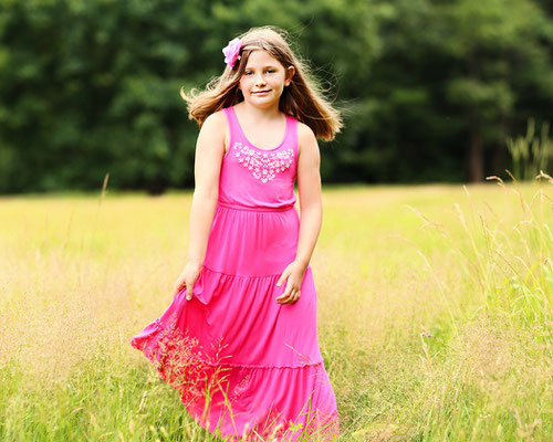 Girls. Summer. Kids photo session in the Penny park.  Photographer Gosia & Steve Tudruj 215-837-6651 PA, NJ, NY  www.momentsinlifephoto.com Specializing in wedding photography, events, portrait maternity, newborn, kids, family, beauty photo session