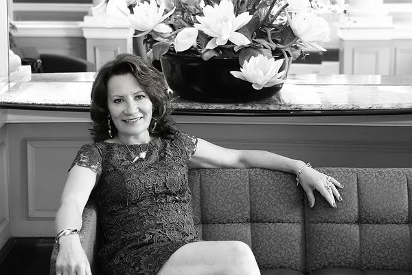 Beauty photo session, Fashion portraits photo session, special ocasion photo session, photographer in Philadelphia,  NJ www.momentsinlifephoto.com