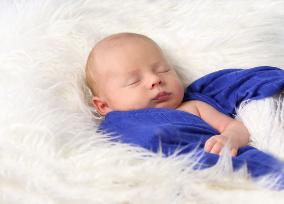 Baby boy 3 weeks old <3  Newborn photo session. If you are interested, please message me.  Photographer Gosia & Steve Tudruj 215-837-6651  www.momentsinlifephoto.com  Specializing in wedding photography, events, portrait.