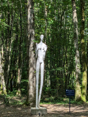 visite-degustation-musee-promenade-louis-derbre-sculpture-parcours-dans-les-bois-blois