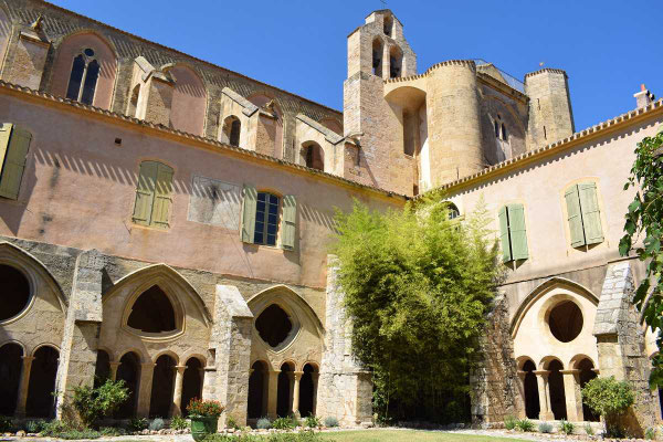 abbaye-de-valmagne-cloitre-oenotourisme-herault