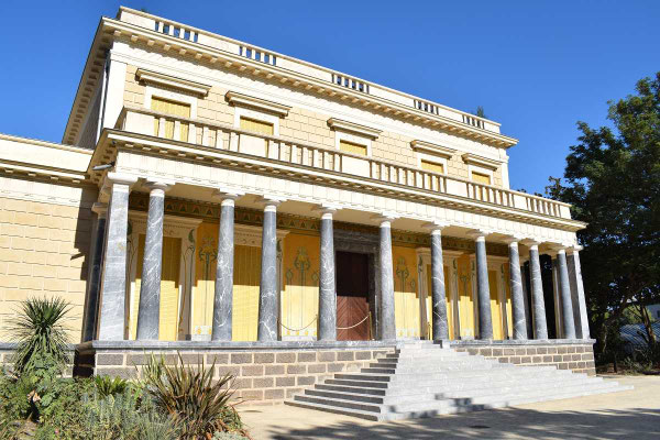 exterieur-chateau-laurens-agde-art-nouveau-tourisme-herault-languedoc