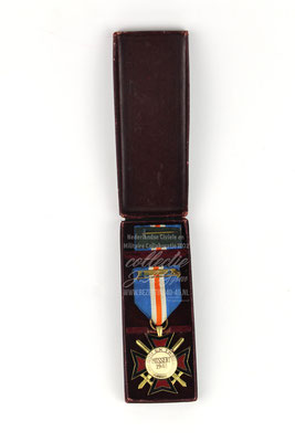 NSB Medaille Oostlandkruis Mussert Kruis - Dutch NSB Mussert Cross madel ribbon cased (Volunteer Legion Netherlands)
