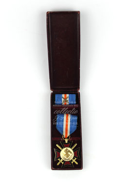 NSBNSB Medaille Mussertkruis / Oostlandkruis met baton in doosje.  - Dutch NSB Mussert Cross madel ribbon cased (Dutch Volunteer Legion)