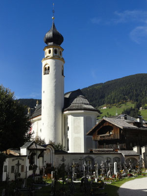 Innichen - Kirche zum Hl.Erzengel Michael