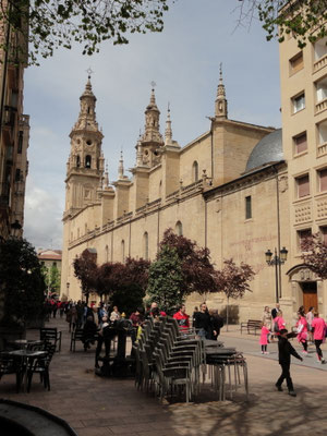 Logroño - Calle Portales - Konkathedrale Santa María de la Redonda