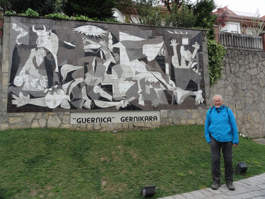 Gernika-Lumo - Mosaik von Picasso