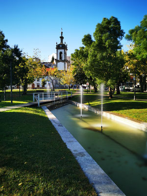 Covilhã - Stadtpark mit Igreja de Nossa Senhora da Conceição - São Francisco