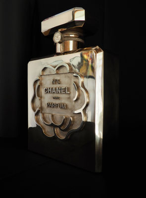ÉLÉGANCE PARISIENNE