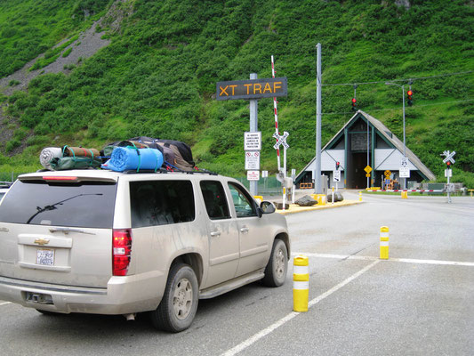 Whittier, Tunnel