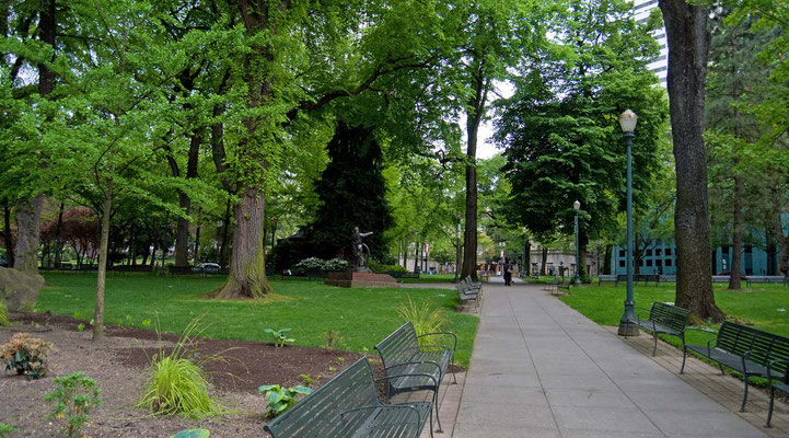 Oregon Pioneer Statue, Chapman Square, Portland