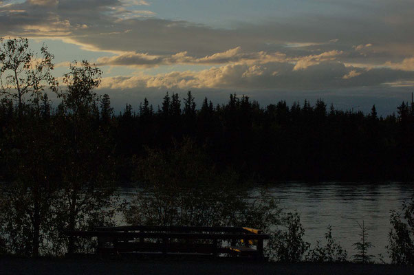 Blick vom R.V. Park auf den Yukon River