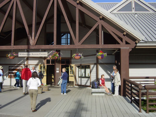 Warten auf den Bus, Denali-Visitor-Center