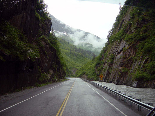 Keystone Canyon des Lowe River mit seinen Wasserfällen