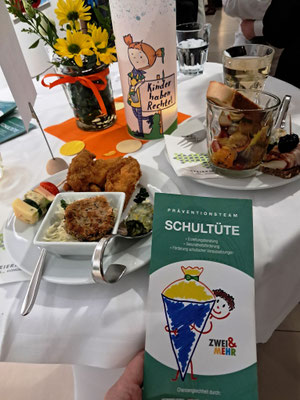 Der Verein Schultüte bei der Gala der Kinderrechte vom Kinderbüro Graz.