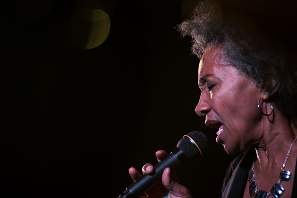 Sydney Ellis and Her Midnight Preachers live picture blues night chemnitz germany