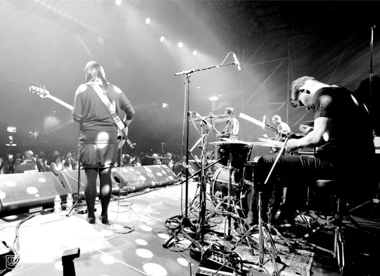 playfellow band bilder live kraftklub in schwarz tour 2015 würzburg s oliver arena