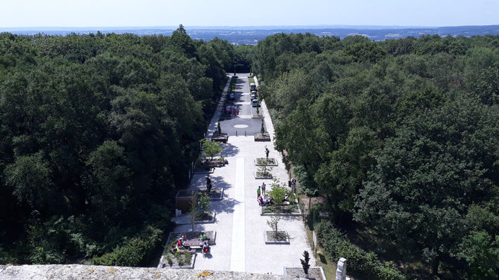 Vu du haut du Belvédère, sur l'allée centrale refaite