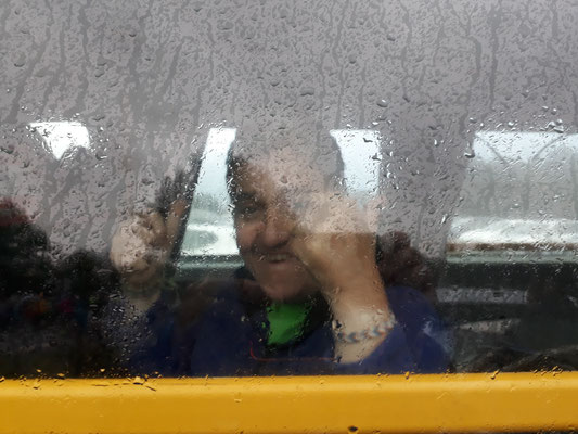 Diana heureuse malgré une pluie insitante à ce moment là.