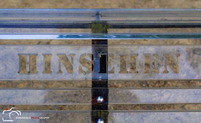 Hinsehen, eine Parkbank am Elbufer in Dresden, Foto: Dirk Pagels, Fotograf in Teltow, Kleinmachnow, Stahnsdorf, Potsdam, Berlin, Bundes- Weltweit