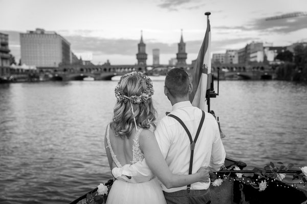 Sonnenuntergangauf der Spree, Hochzeit in Berlin, 2023, Foto: Dirk Pagels, Hochzeitsfotograf in Teltow, Kleinmachnow, Stahnsdorf, Potsdam, Berlin, Bundes- Weltweit
