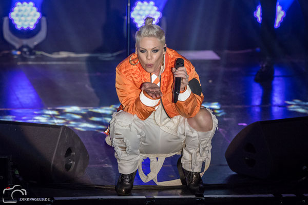 Superstar Pink am 09.12.2017 in der Berliner Columbiahalle, Foto: Dirk Pagels, Fotograf in Teltow, Kleinmachnow, Stahnsdorf, Potsdam, Berlin, Bundes- Weltweit