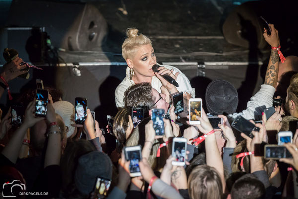 Superstar Pink am 09.12.2017 in der Berliner Columbiahalle, Foto: Dirk Pagels, Fotograf in Teltow, Kleinmachnow, Stahnsdorf, Potsdam, Berlin, Bundes- Weltweit