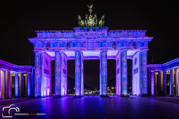 Brandenburger Tor,Das beleuchtete und illuminierte Brandenburger Tor, beim Festival of Lights 2016, Foto: Dirk Pagels, Fotograf in Teltow, Kleinmachnow, Stahnsdorf, Potsdam, Berlin, Bundes- Weltweit