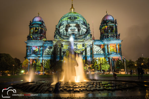 Der beleuchtete und illuminierte Berliner Dom, beim Festival of Lights 2016, Foto: Dirk Pagels, Fotograf in Teltow, Kleinmachnow, Stahnsdorf, Potsdam, Berlin, Bundes- Weltweit