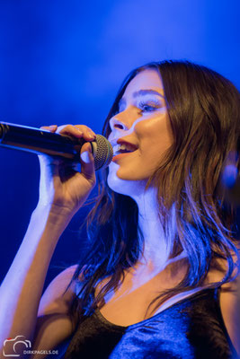 Lena am 14.12.2017 in Huxleys Neue Welt Berlin, Foto: Dirk Pagels, Fotograf in Teltow, Kleinmachnow, Stahnsdorf, Potsdam, Berlin, Bundes- Weltweit