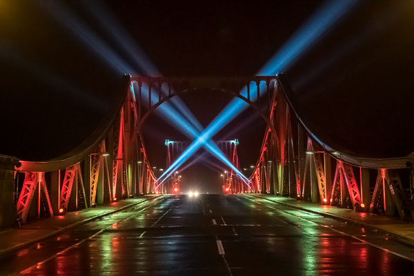 30 Jahre Mauerfall an der Glienicker Brücke, Brücke der Einheit, zwischen Berlin und Potsdam, Foto: Dirk Pagels, Fotograf in Teltow, Kleinmachnow, Stahnsdorf, Potsdam, Berlin, Bundes- Weltweit