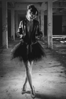 Sensual Shooting Jana im Lost Place, Foto: Dirk Pagels, Peoplefotograf in Teltow, Kleinmachnow, Stahnsdorf, Potsdam, Berlin, Bundes- Weltweit