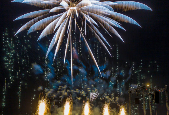 Feuerwerk am Himmel bei der Feuerwerkersinfonie Potsdam 2018, Foto: Dirk Pagels, Fotograf in Teltow, Kleinmachnow, Stahnsdorf, Potsdam, Berlin, Bundes- Weltweit